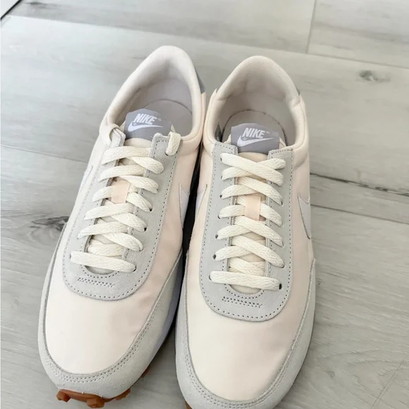 Nike Women's Cream and Light Gray Sneakers - Picture 3 of 5